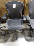 HERMAN MILLER AERON OFFICE CHAIR
