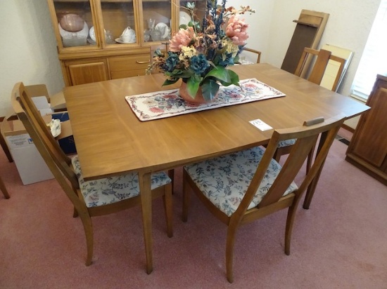 BROYHILL PREMIER 1950 TABLE W/3 LEAFS, 6-CHAIRS, CREDENZA & CHINA