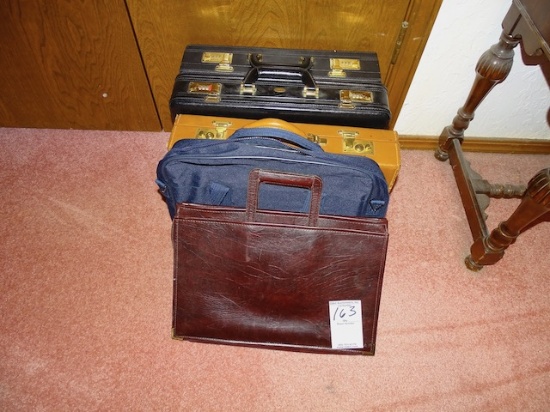 BRIEF CASES 5  4-LEATHER X1