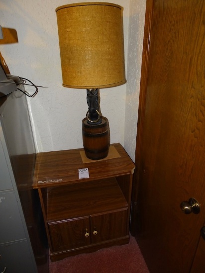 TABLE W/LAMP