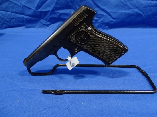 REMINGTON UMC TRADEMARK MODEL:51 CAL. 380 S/N:31863