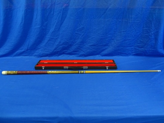 POOL CUE IN CASE