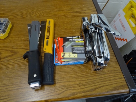 STAPLE GUN W/STAPLES (X5)