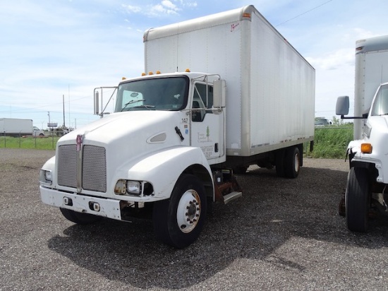 2005 KENWORTH T-300