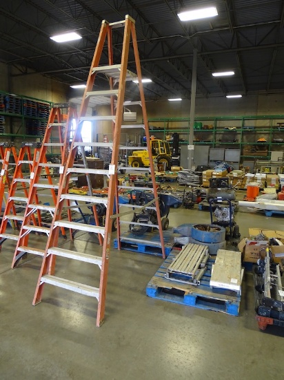 9' STEP LADDER