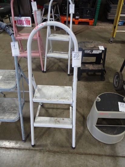 2' STEP STOOL
