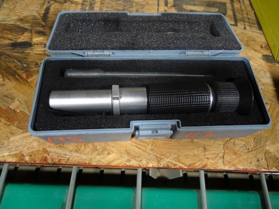 PORTABLE HANDHELD REFRACTO METER