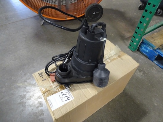 NEW LITTLE GIANT SUBMERSIBLE SUMP PUMP MODEL:SPT-33-T 115V (X2)