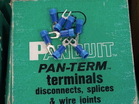 BOX OF NEW 14 AWG PANDUIT RING & FORK INSULATED TERMINALS