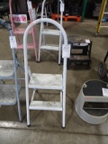 2' STEP STOOL