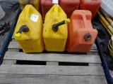5 GALLON PLASTIC GAS CAN (X3)