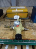 PRESSURE GAUGE AIR REGULATOR