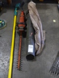 B&D ELECTRIC HEDGE TRIMMER 22