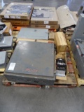 PALLET W/NEW MOTOR STARTERS & JUNCTION BOX
