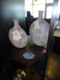 2 VASES & PICTURE FRAME (X3)