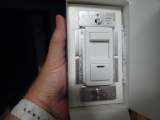 3 WAY ILLUMINATED SLIDE DIMMER LUTRON 1P106-1LM