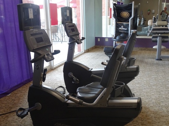 LIFE FITNESS STATIONARY BIKE
