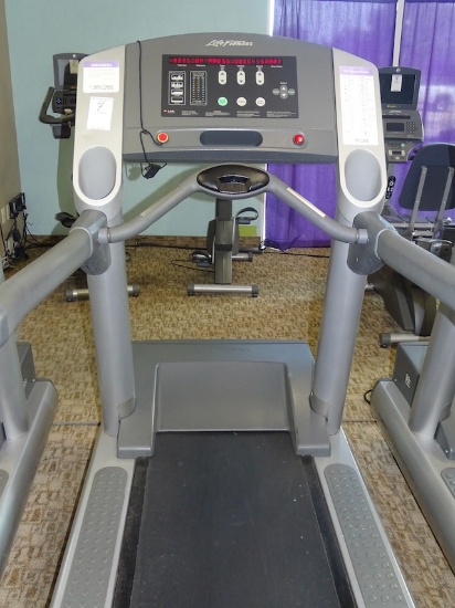 LIFE FITNESS ELECTRIC TREADMILL