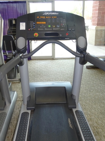 LIFE FITNESS ELECTRIC TREADMILL