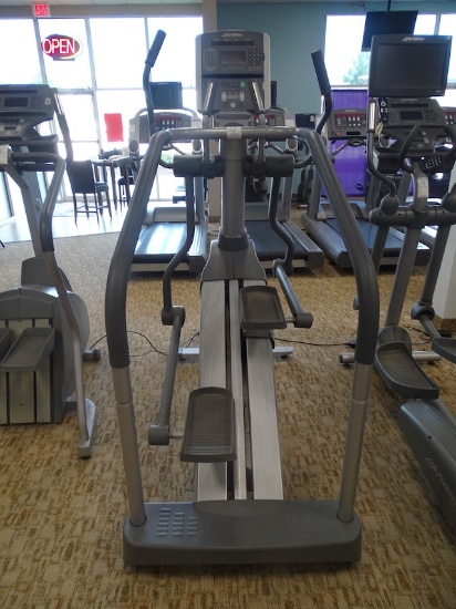 LIFE FITNESS SUMMIT TRAINER