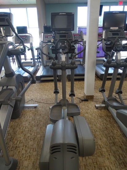 LIFE FITNESS ELLIPTICAL