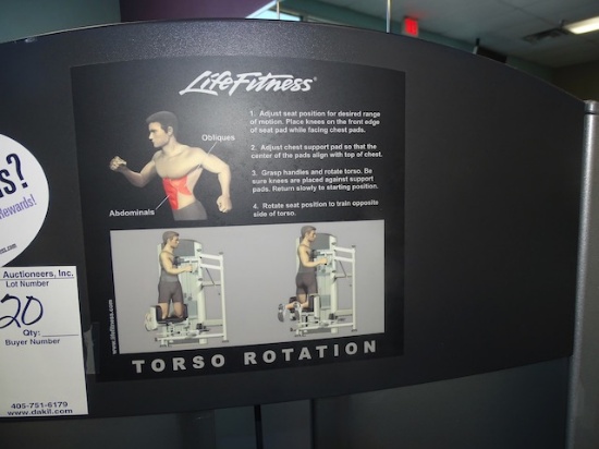 LIFE FITNESS TORSO ROTATION MACHINE