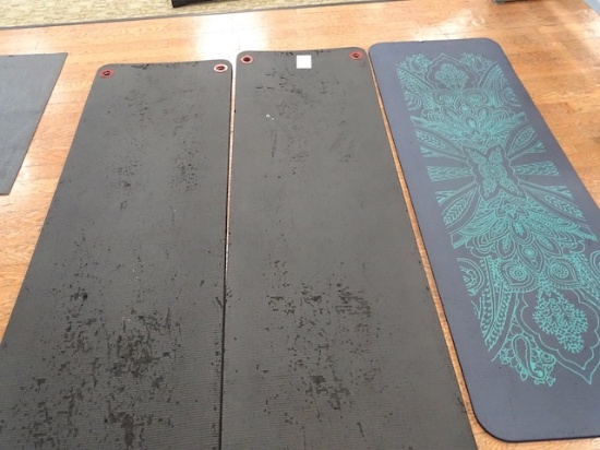 CUSHIONED MATS 24X74 (X3)