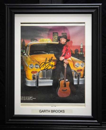 Garth Brooks autographed & framed photo