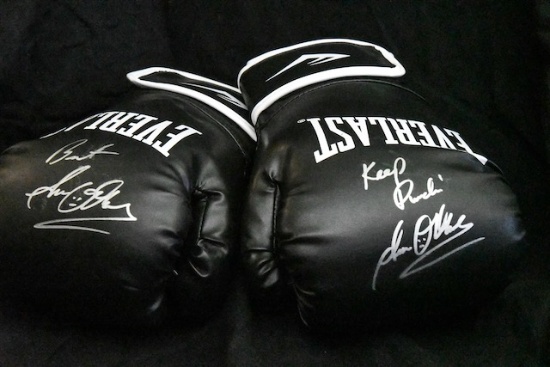 Boxing Gloves autographed by Sean O'Grady