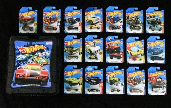 Hot Wheels set: rolling case + 17 hot wheel vehicles