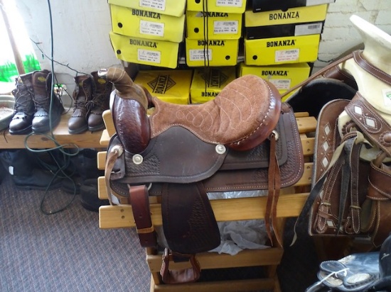 USED SADDLES (X11)