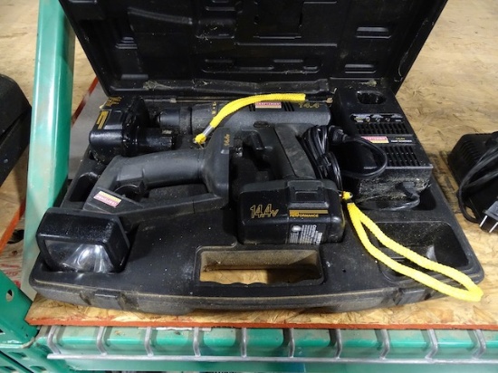 CRAFTSMAN 14.4V 3/8" DRILL/DRIVER, WORKLIGHT W/2-BATTERIES, 1-CHARGER & CASE