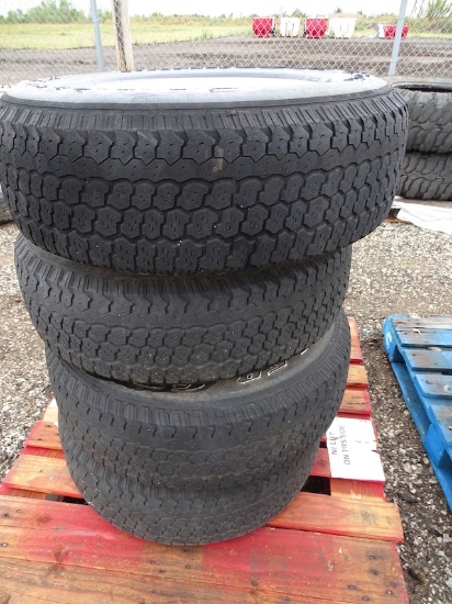 JEEP 5 HOLE RIMS W/GOODYEAR WRANGLER GSA P225/75R15 TIRES (X4)