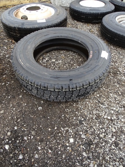 BRIDGESTONE V-STEEL MIX 716 265/75R22.5 TIRE