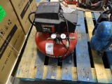 PORTER CABLE 6-GALLON 150 PSI AIR COMPRESSOR