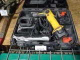 DEWALT 7.2V HEAVY DUTY CORDLESS SCREWDRIVER W/2-BATTERIES, 1-CHARGER & CASE