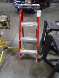 WENER 4' STEP LADDER