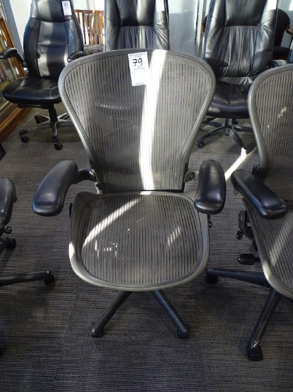 CASTERED EXECUTIVE CHAIRS