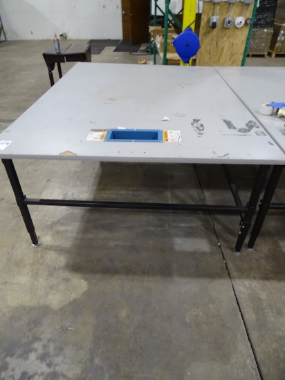 6’X8’ ADJUSTABLE HEIGHT SHIPPING TABLE