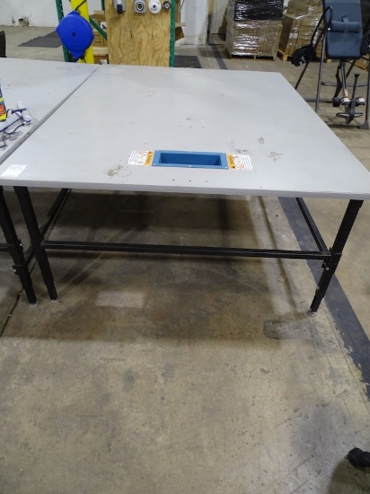 6’X8’ ADJUSTABLE HEIGHT SHIPPING TABLE