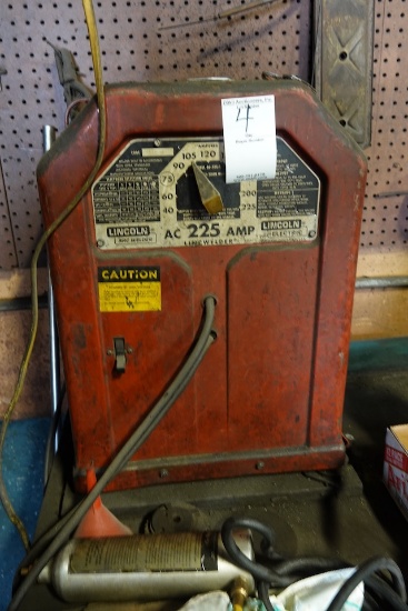 LINCOLN 225 ELECTRIC WELDER