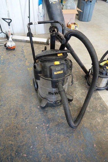 DEWALT SHOP VAC