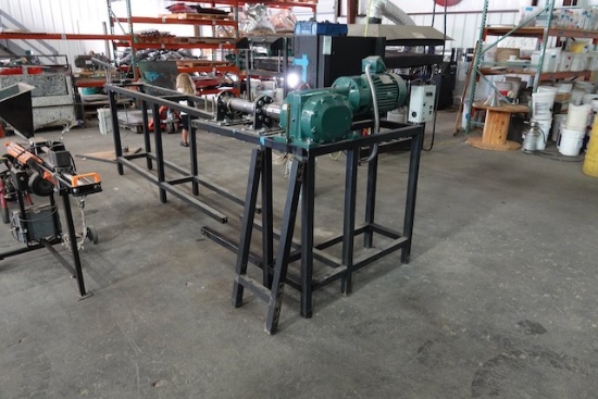 PLASTICS EXTRUSION MACHINE
