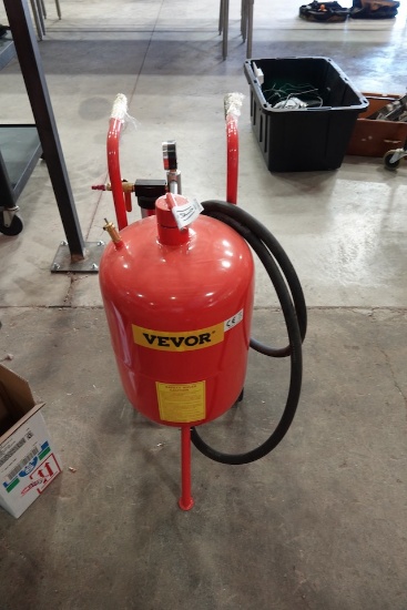 SANDBLASTER TANK W/HOSE
