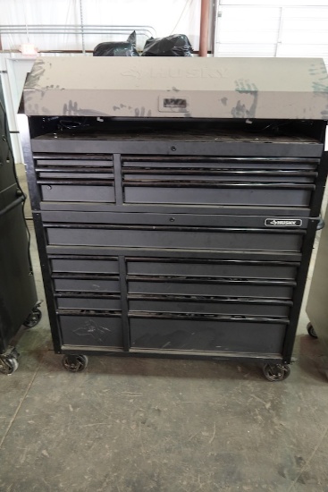 LARGE HUSKY TOOLBOX W POWER
