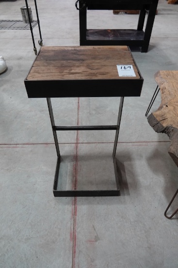 METAL FRAME TABLE (X2)