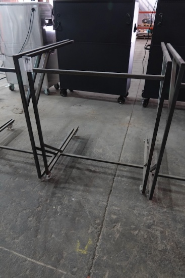 METAL RACK W/CASTERS