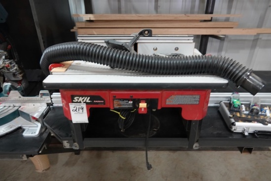 SKILL BRAND ROUTER TABLE W/ROUTER