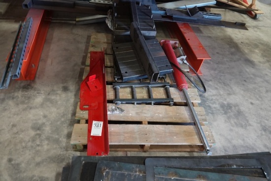 PALLET W/HYDRAULIC CYLINDER & MISC METAL