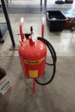 SANDBLASTER TANK W/HOSE